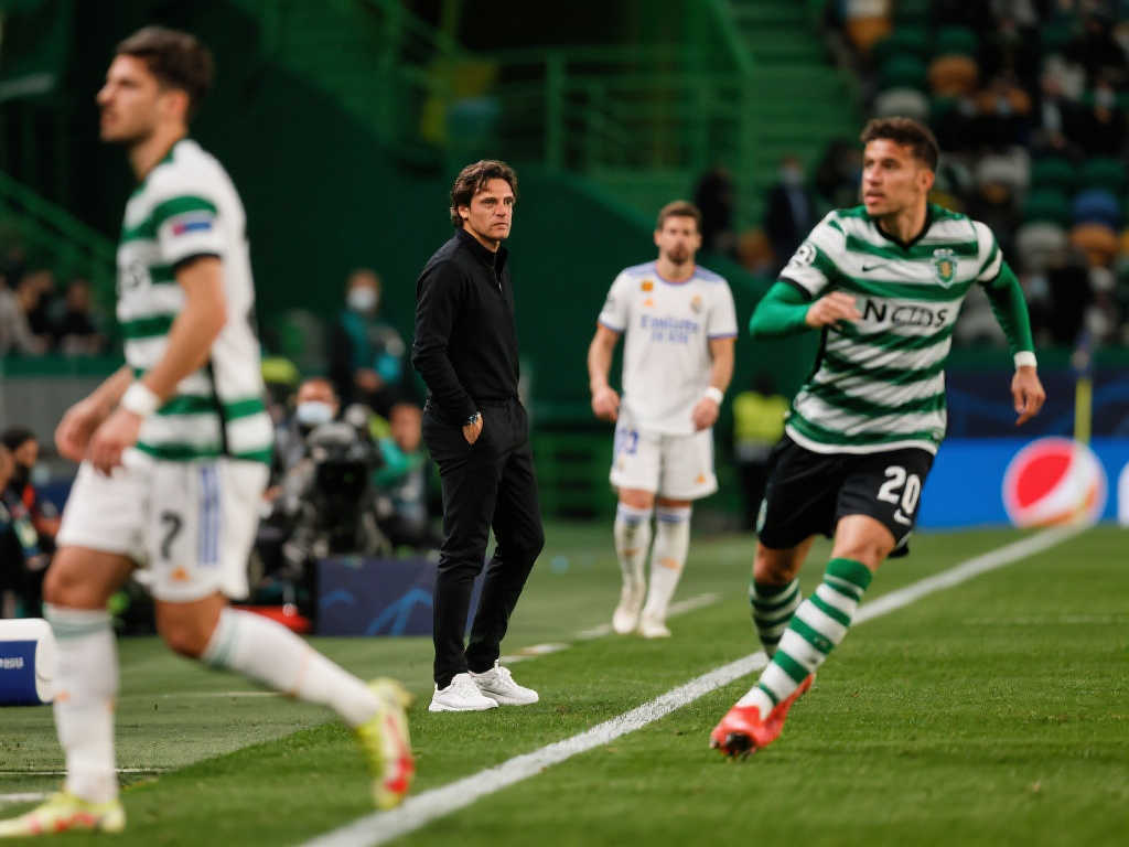 直在寻求突 直在寻求突